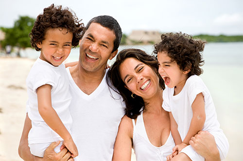 Summer Smile Protection: Essential Dental Care Tips for the Whole Family This Vacation Season